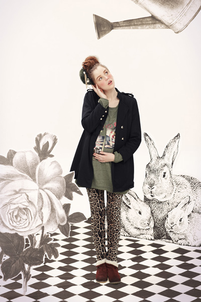 38周黑色經典尼龍風衣