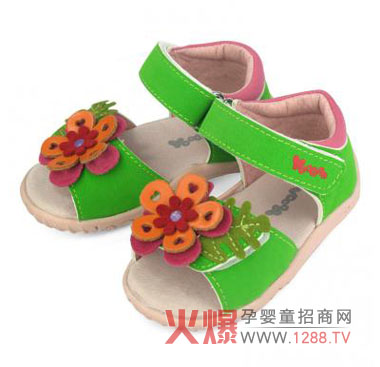 ����Ůͯ�����Ь ���@����������Ϣ