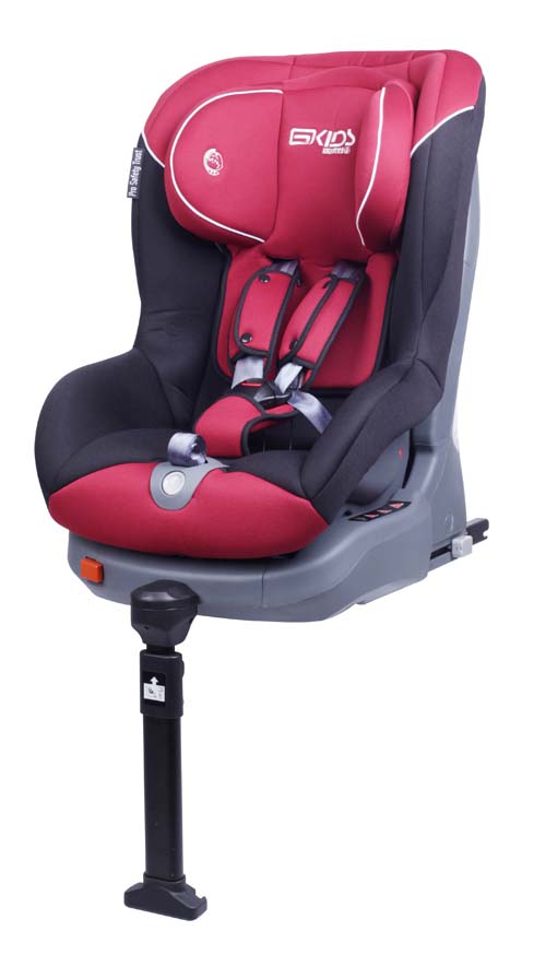 環球娃娃全球星安全座椅紅黑側面