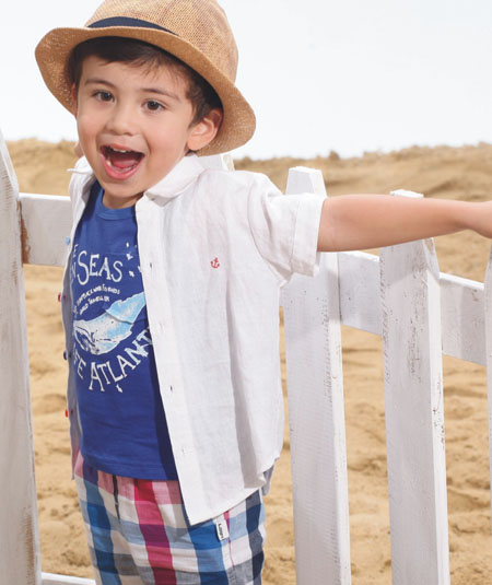 威斯米白色T血衫