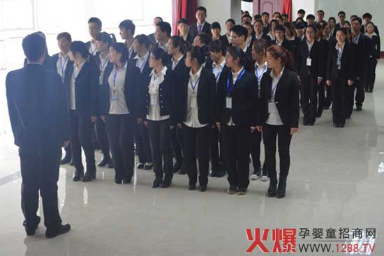 �y�ֲ��M������(chu��ng)�����{��