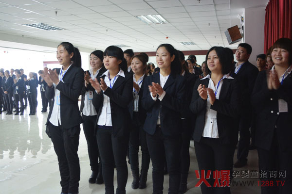 ��Ⱥ�ɐ۵��ˡ����𱬾Wȫ�w�T��