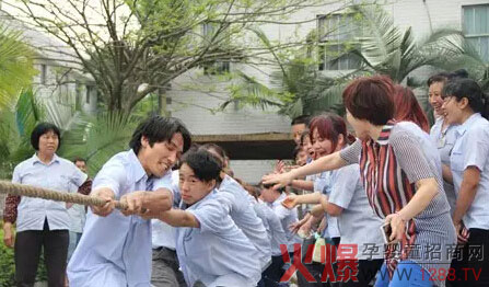 ����m�ջ�2015��5��1�Շ��H�ڄӹ��Ċʻ��