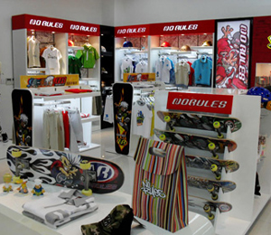 諾路斯童裝店面展示