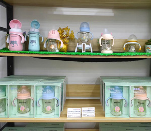 萌嘟嘟奶瓶陳列圖2