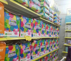 哈尼小象紙尿褲終端陳列1