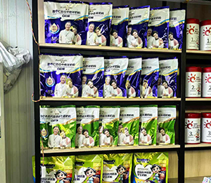 袋奶粉成列圖片