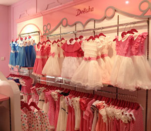 笛莎童裝店面展示(八)