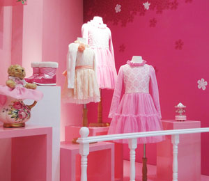 笛莎童裝店面展示