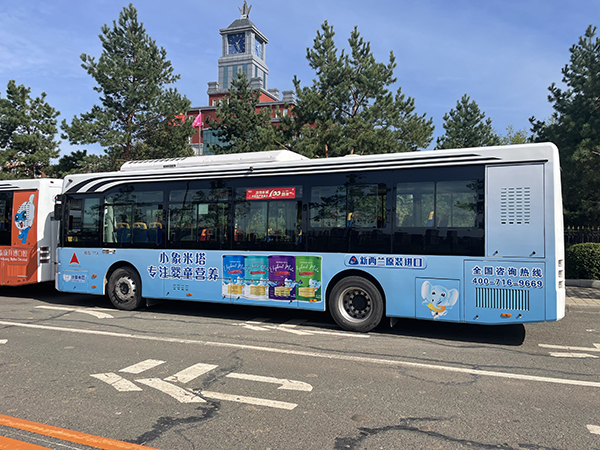 小象米塔公交廣告展示