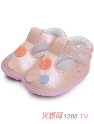 ��ʹ֮����Ӳ��׃���ǰЬ��ɫ