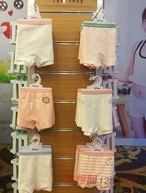 �����܃�ͯ���B��ѝ��ɫ